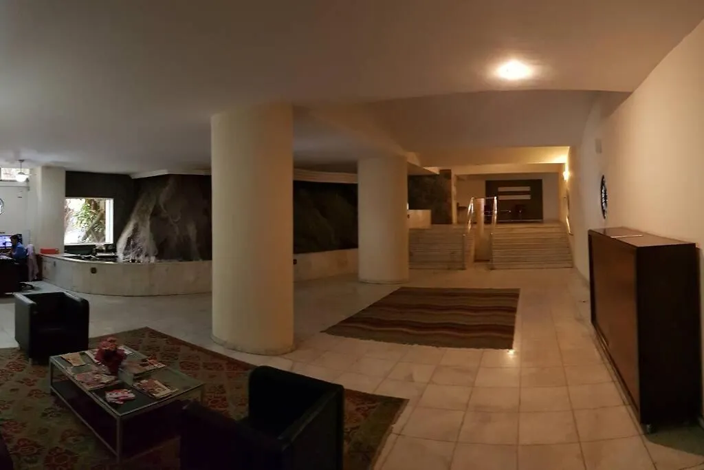 Ipanema Alto Padrão, 03 quartos com suíte, 03 banheiros, portaria 24h-1
